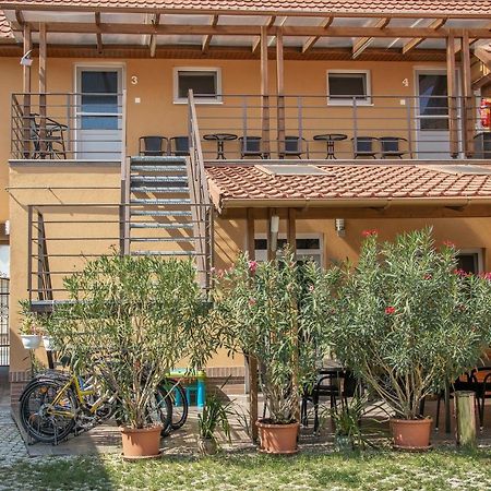 Orosháza Oros House Apartmanhaz מראה חיצוני תמונה