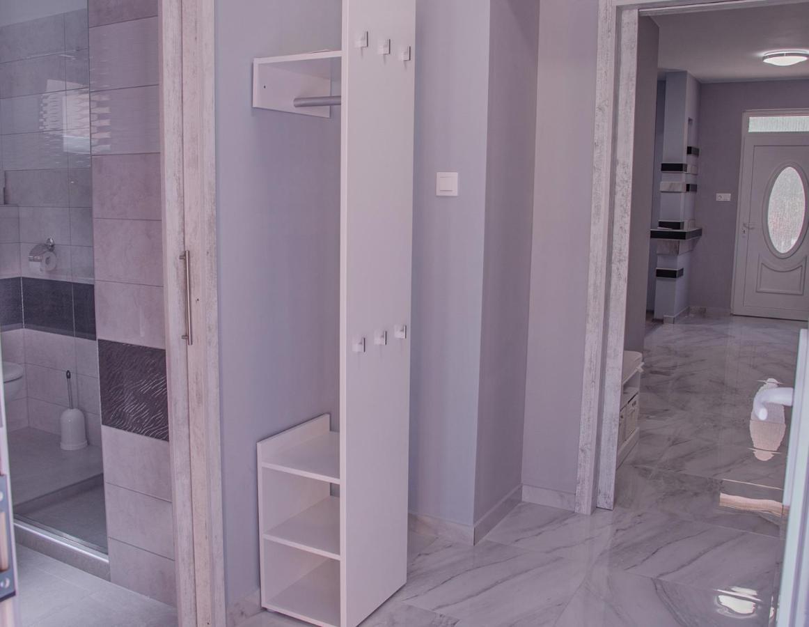 Orosháza Oros House Apartmanhaz מראה חיצוני תמונה