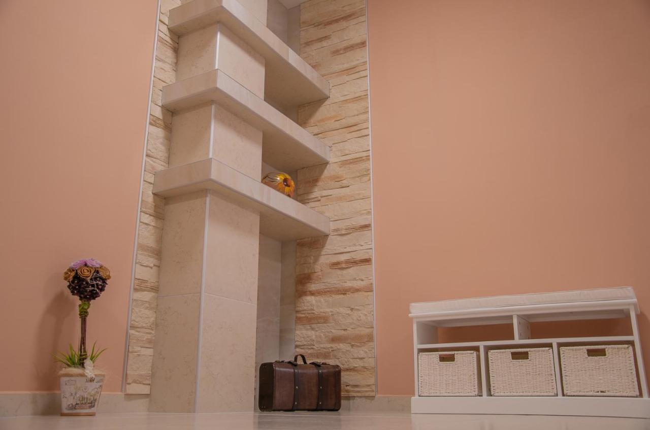 Orosháza Oros House Apartmanhaz מראה חיצוני תמונה