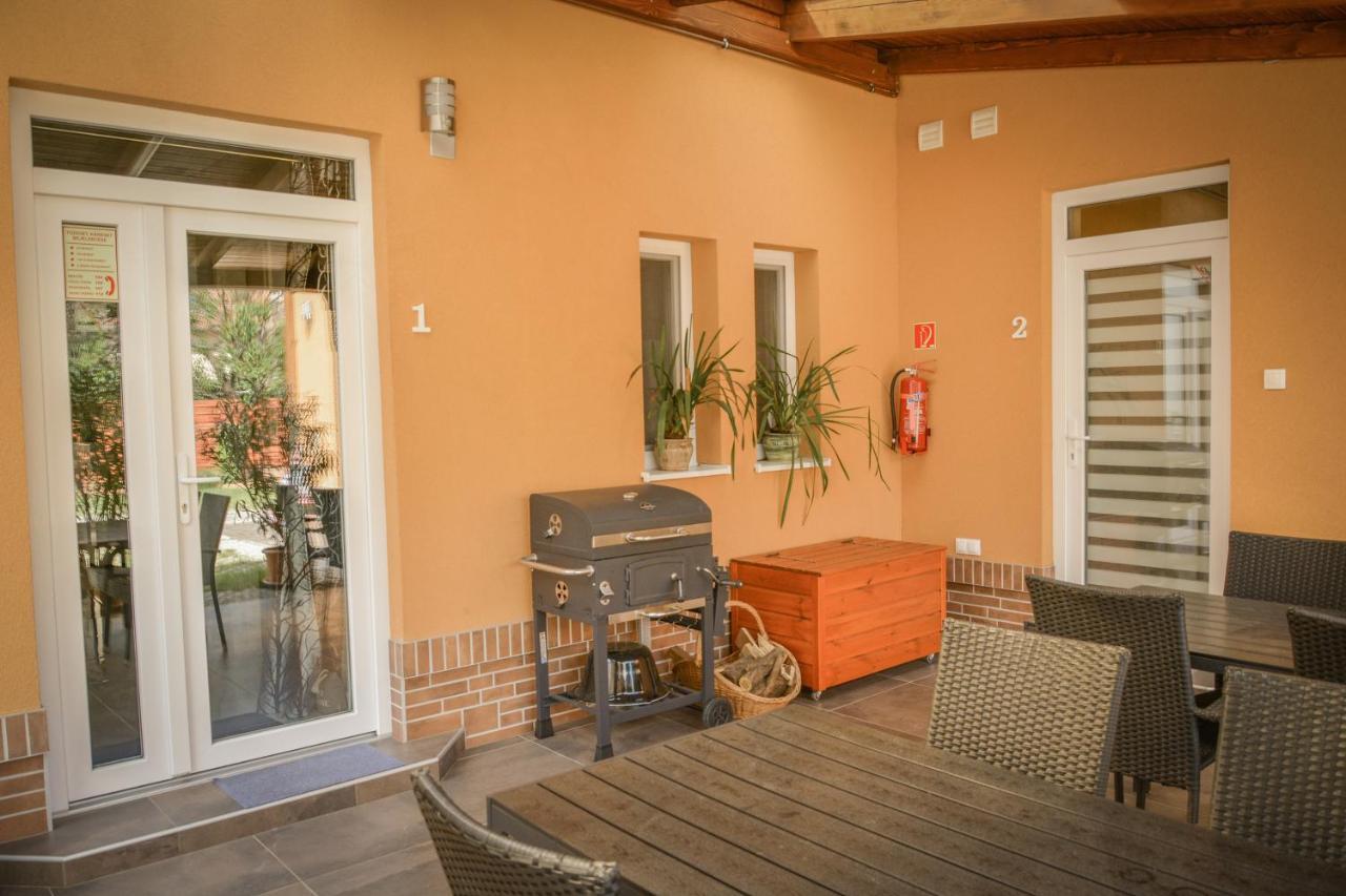Orosháza Oros House Apartmanhaz מראה חיצוני תמונה