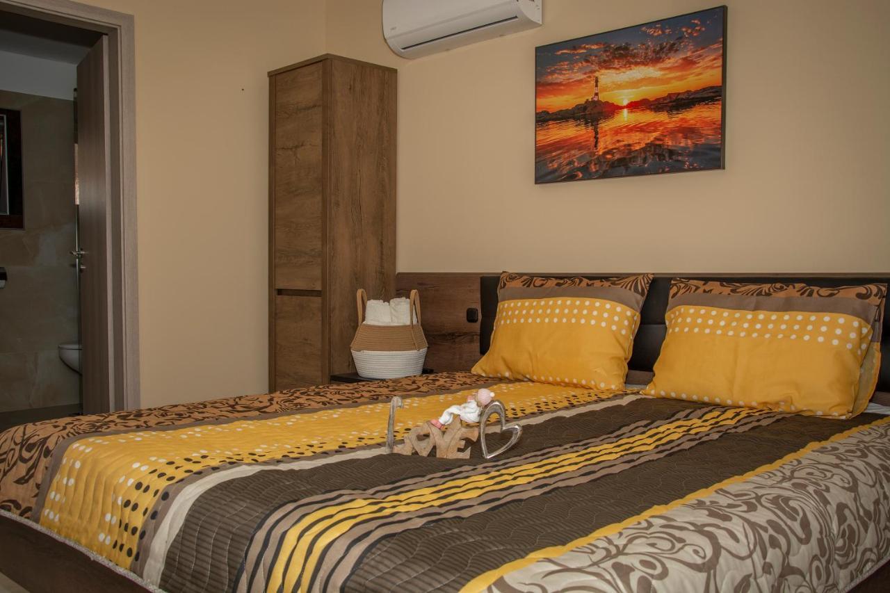 Orosháza Oros House Apartmanhaz מראה חיצוני תמונה