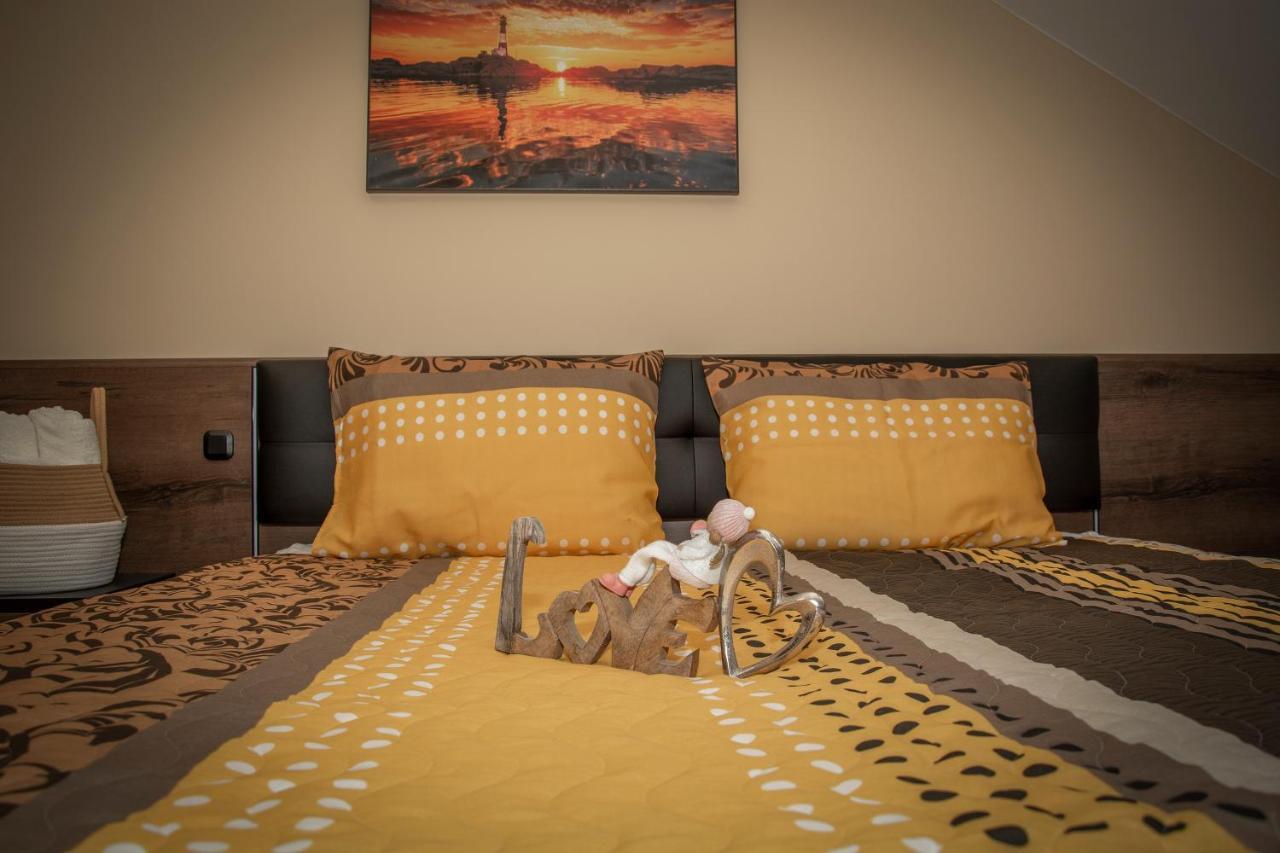 Orosháza Oros House Apartmanhaz מראה חיצוני תמונה