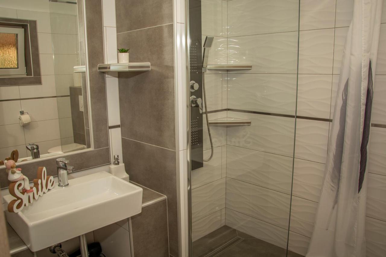 Orosháza Oros House Apartmanhaz מראה חיצוני תמונה