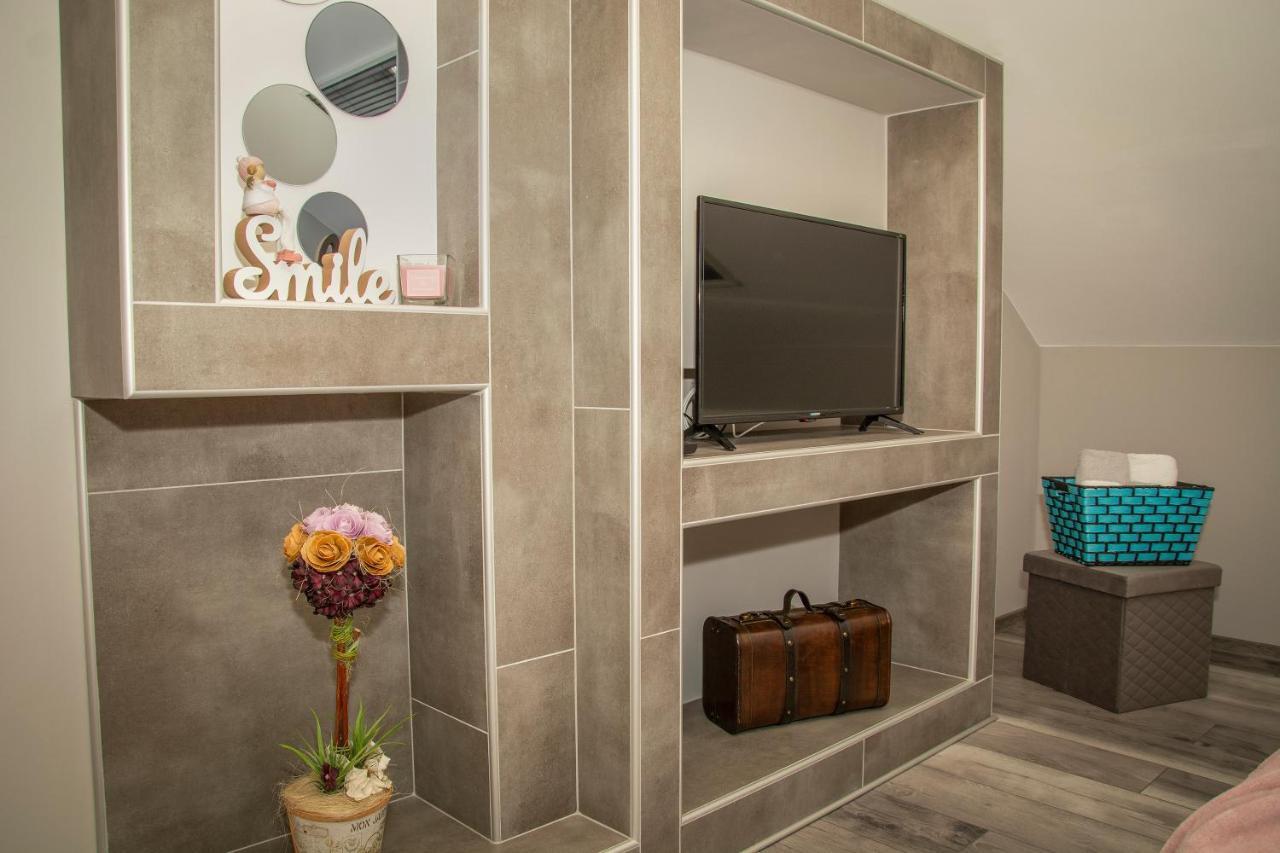 Orosháza Oros House Apartmanhaz מראה חיצוני תמונה