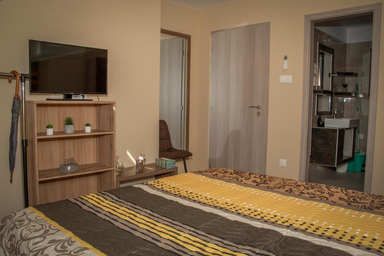Orosháza Oros House Apartmanhaz מראה חיצוני תמונה