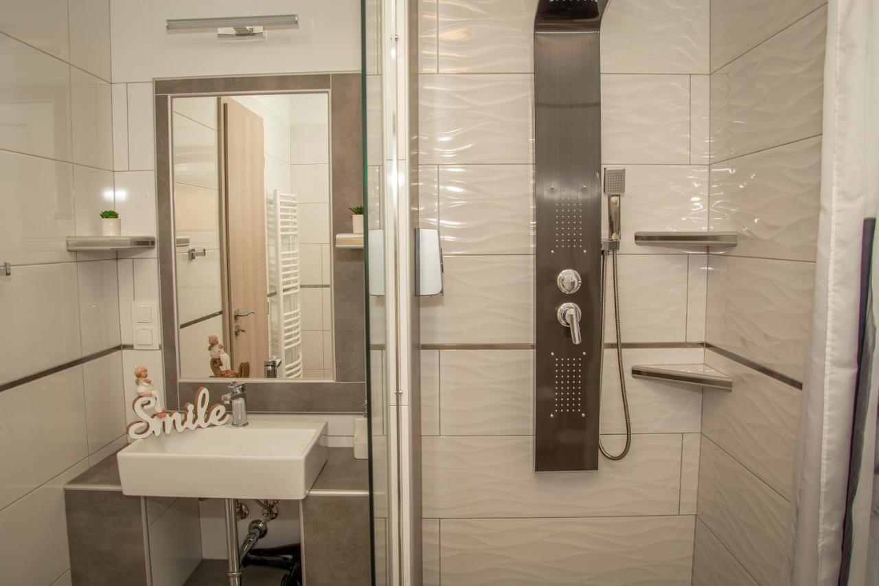 Orosháza Oros House Apartmanhaz מראה חיצוני תמונה