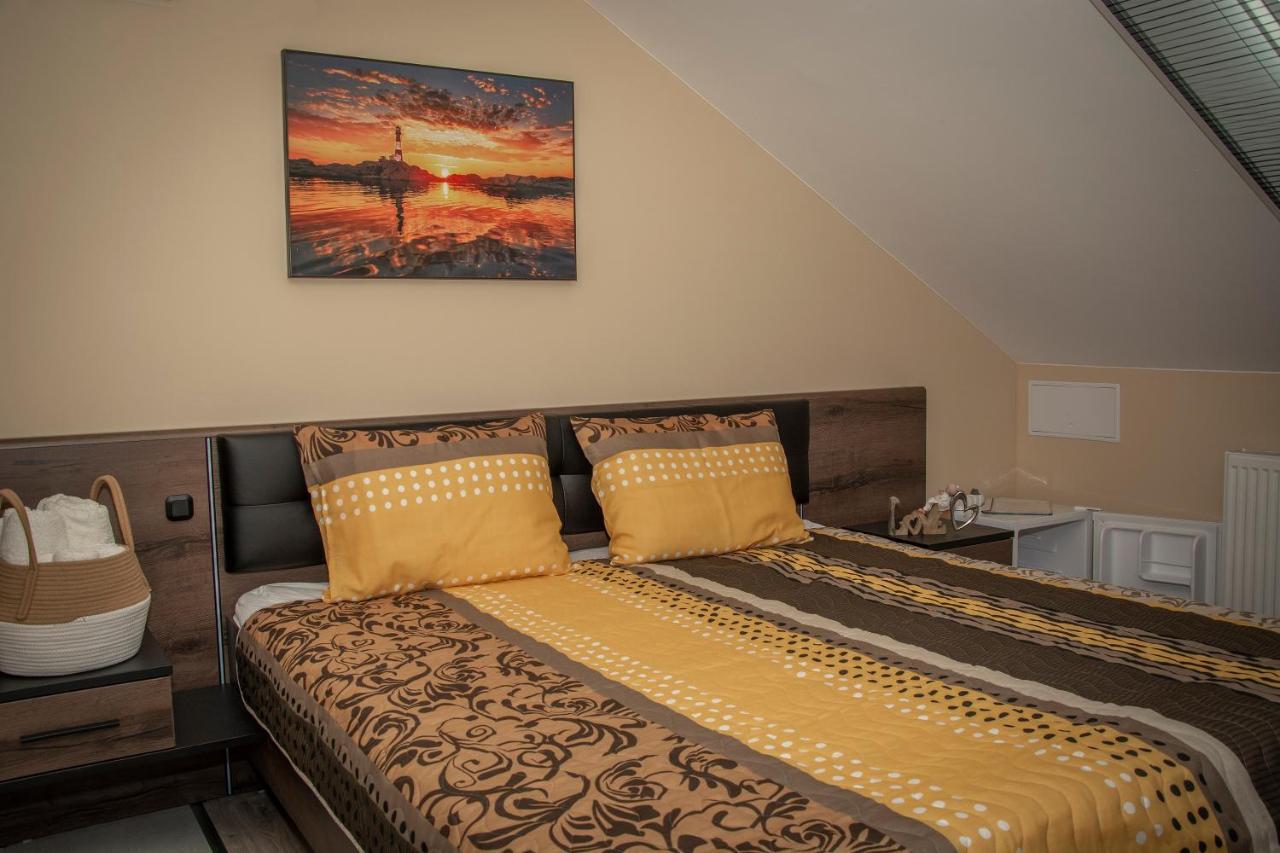 Orosháza Oros House Apartmanhaz מראה חיצוני תמונה